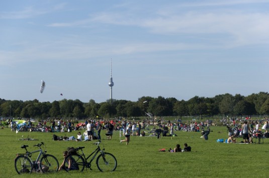 Tempelhofer Freiheit_ Sport, Spiel, Erholung mitten in Berlin