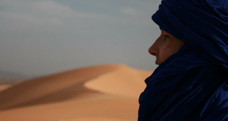 Im Schlangennest: Single-Frauen in der Wüste